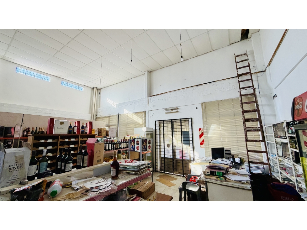 VENTA LOCAL COMERCIAL + CASA! - 3