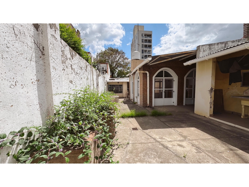EN VENTA CASA 2 DORMITORIOS CALLE 25 DE MAYO ZONA CENTRICA