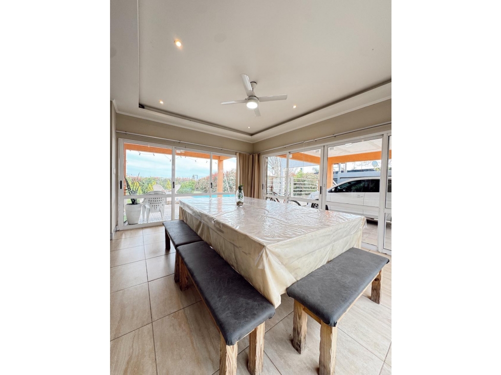 Venta casa 3 dormitorios cochera doblle y pileta Santa Candida — foto 6
