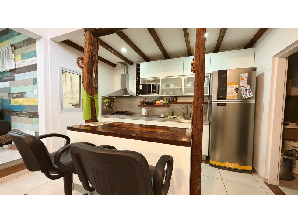 VENTA HERMOSA CASA, ZONA LA TOMA! - 6