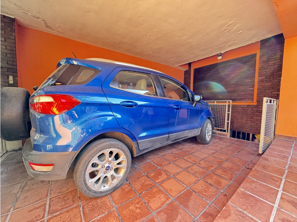 Venta de hermosa casa en calle Malvinas. - 6