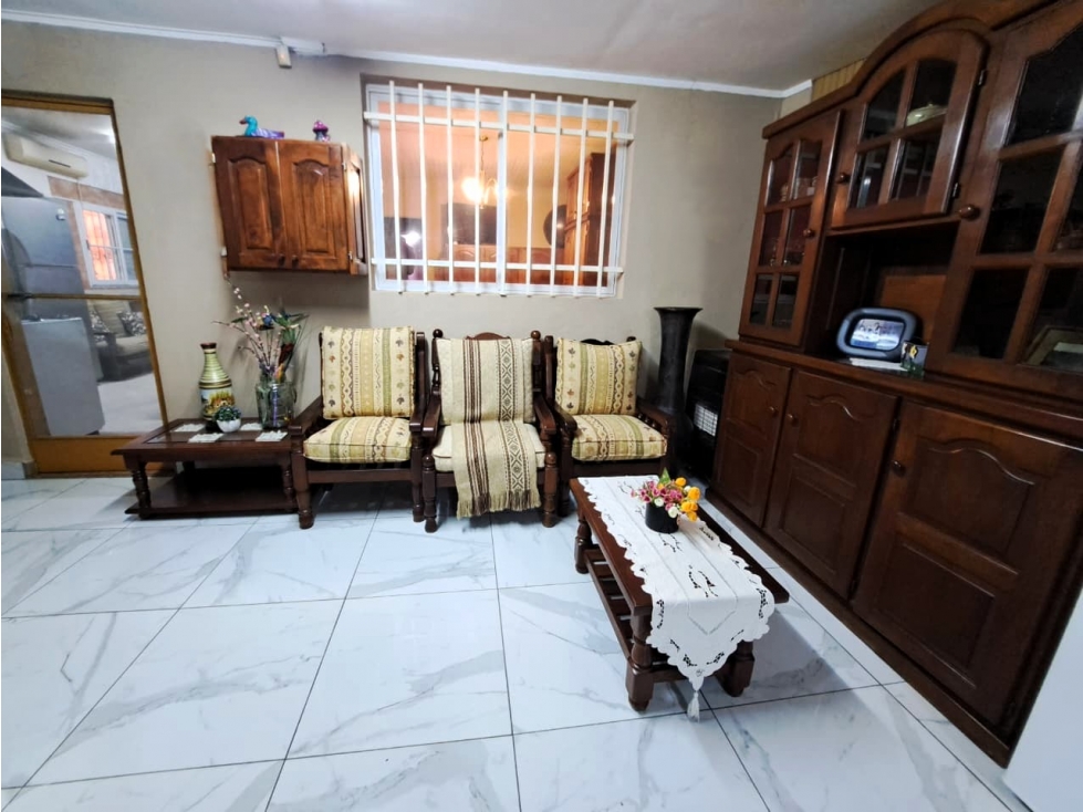 Venta casa 3 dormitorios 3 cocheras zona Fuerza Aerea — foto 5