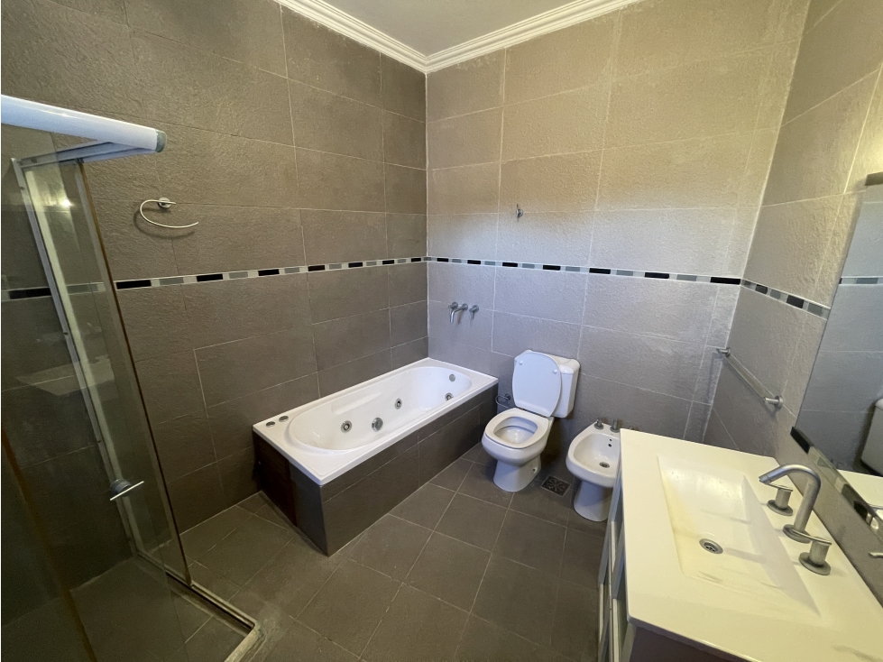 ALQUILER PLANTA ALTA PARA OFICINAS O CONSULTORIOS - 4