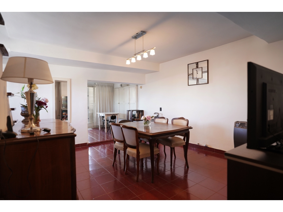 EN VENTA CASA PLANTA ALTA CALLE ALEM 3 DORMITORIOS - 1