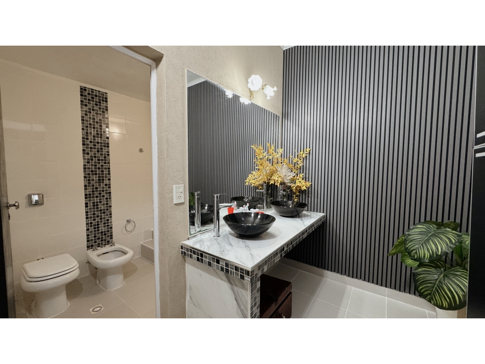 Venta moderna casa de 3 dormitorios con cochera y pileta - 6