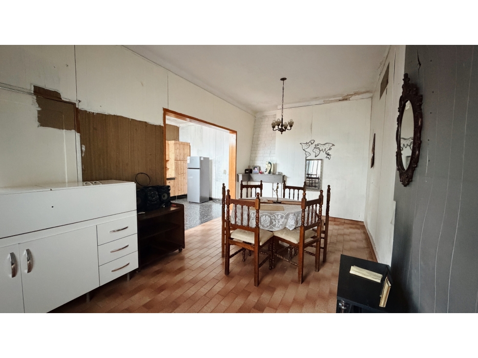 VENTA CASA DOS DORMITORIOS. ZONA COLEGIO SANTA ANA - 3