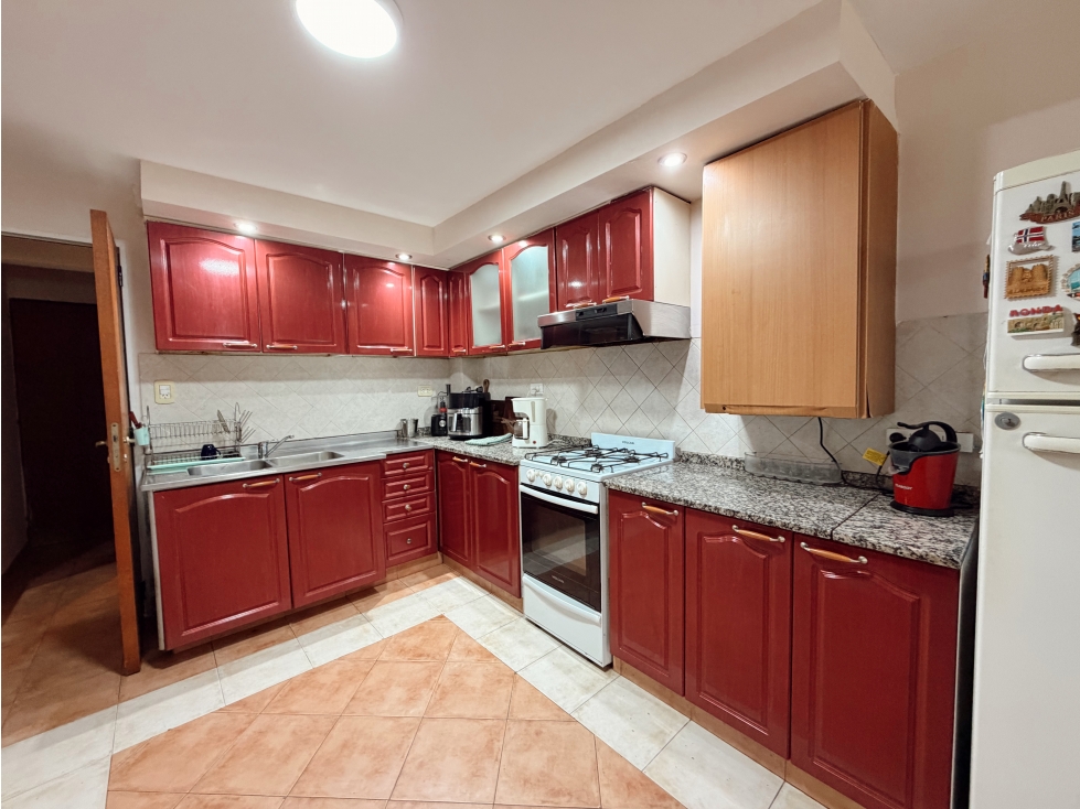 Venta Casa Zona Thompson 3 Dormitorios Patio Con Verde Quincho Piscina - 6