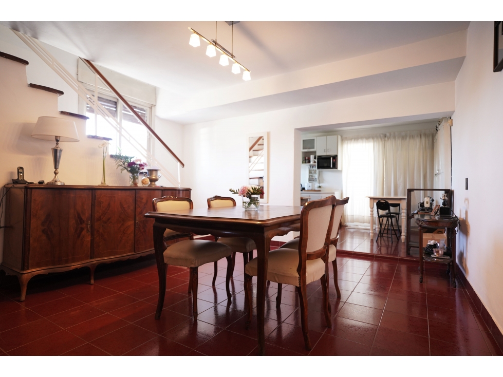 EN VENTA CASA PLANTA ALTA CALLE ALEM 3 DORMITORIOS - 3