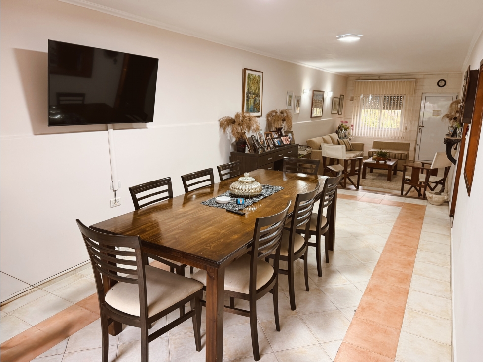 Venta Casa Zona Thompson 3 Dormitorios Patio Con Verde Quincho Piscina - 5