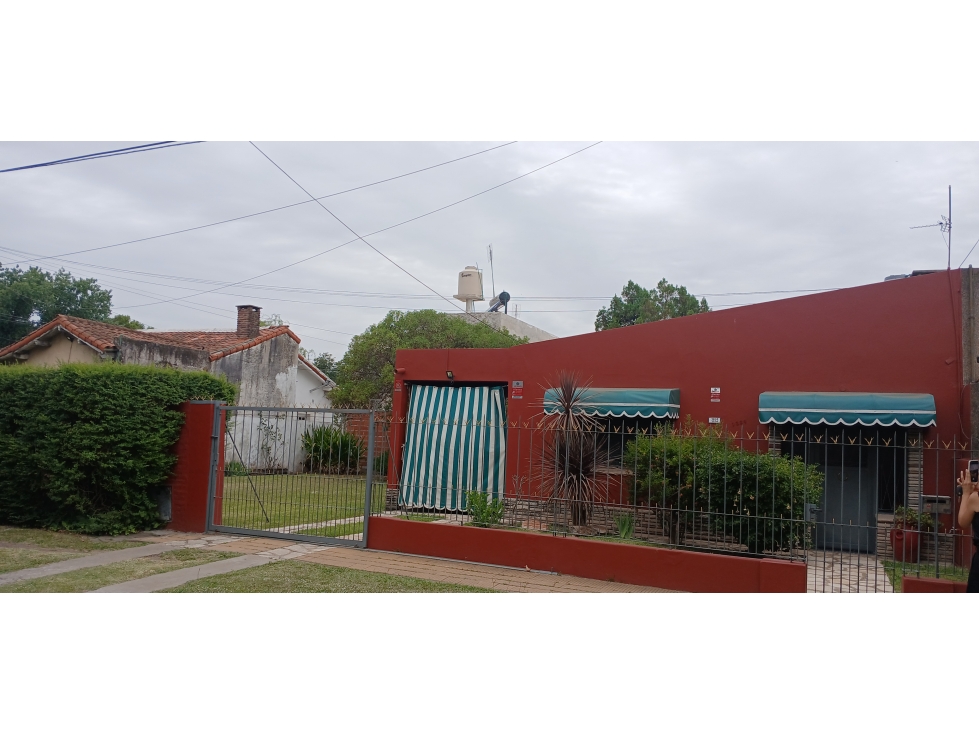 CASA 3 AMBIENTES SOBRE DOS LOTES