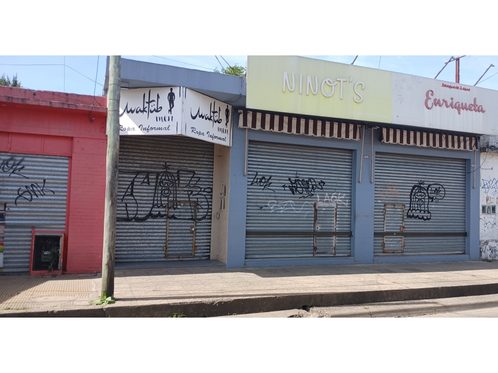 TRES LOCALES EN VENTA - 3