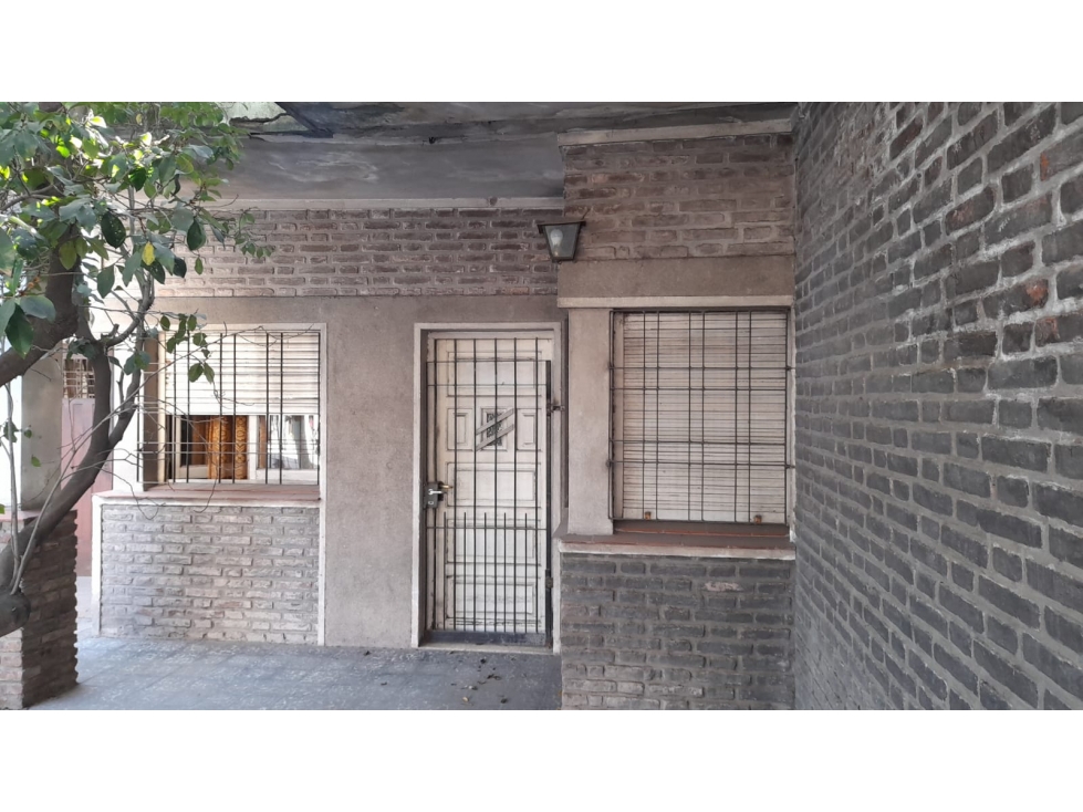CASA 4 AMBIENTES CON LOCAL