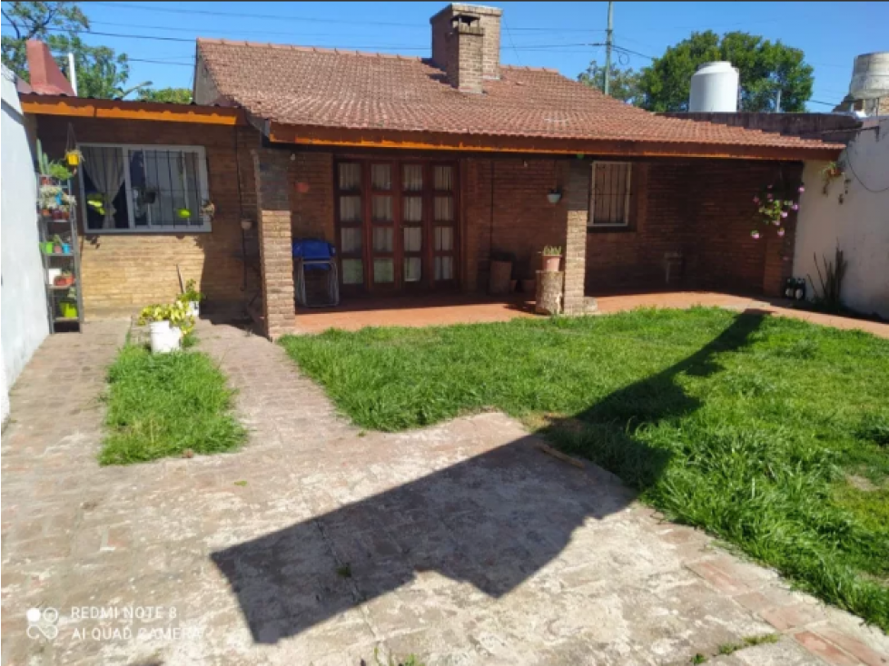 CASA EN VENTA 4 AMB. — foto 2