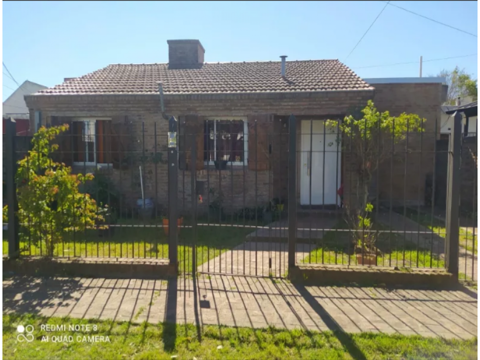 CASA EN VENTA 4 AMB.