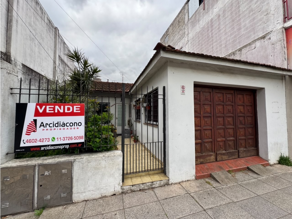 VENTA PH TIPO CASA 3 AMBIENTES CON COCHERA. JOSE LEON SUAREZ 3800.