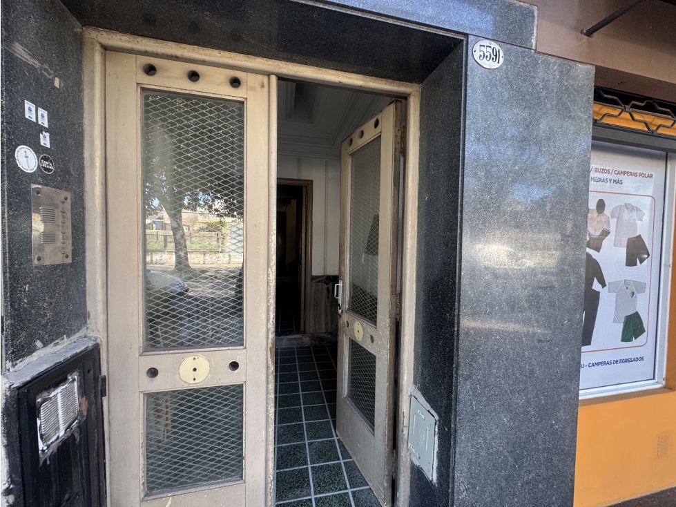 VENTA PH 3 AMBIENTES CON PATIO. SOMELLERA 5500/ 5600. VILLA LUGANO - 2