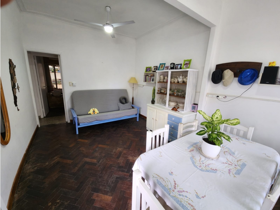 VENTA CASA 4 AMBIENTES CON TERRAZA, QUINCHO Y JARDIN. RUCCI 4500 - 2