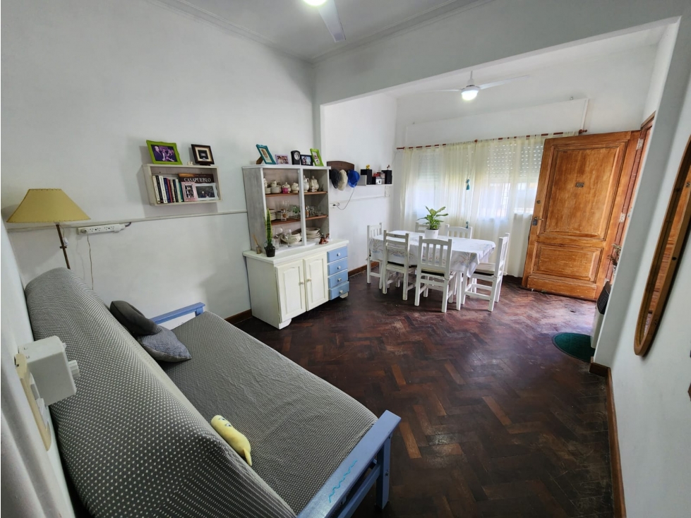 VENTA CASA 4 AMBIENTES CON TERRAZA, QUINCHO Y JARDIN. RUCCI 4500 - 4