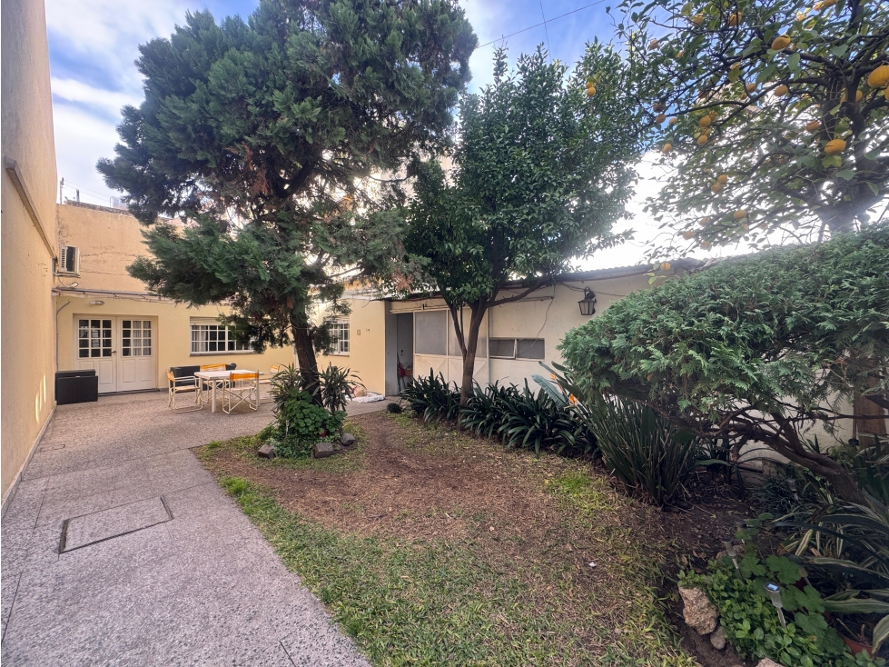 VENTA CASA 4 AMBIENTES CON COCHERA. PJE GUIRALDES 3100. V LUGANO. - 4