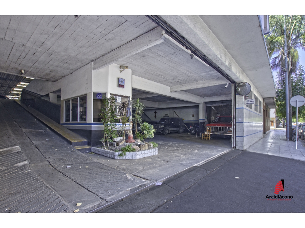 VENTA GARAGE/GALPON 2 PLANTAS CON HOTEL. CASTAÑARES 4700 VILLA LUGANO - 2