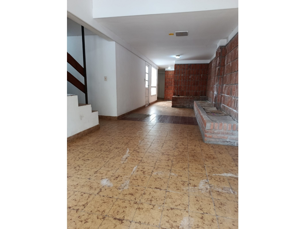 3 AMBIENTES A LA CALLE CON BALCON — foto 2