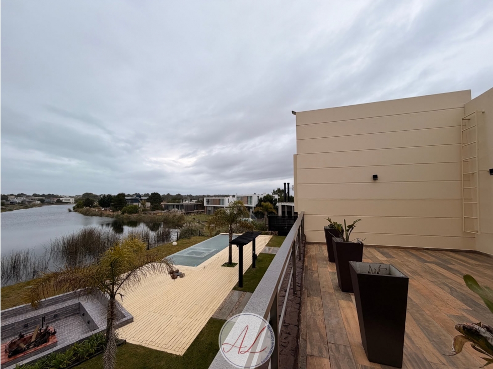 CASA DE 12 AMB CON VISTA AL LAGO | ECUESTRE COSTA ESMERALDA - 2