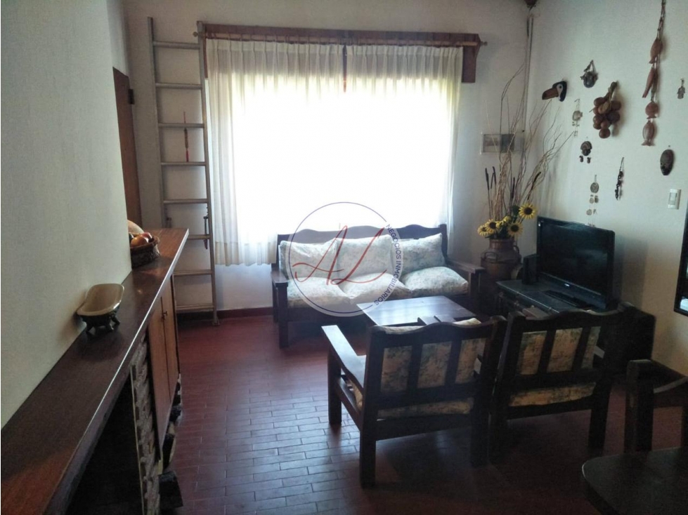 ALQUILER / CASA A MTS DEL CENTRO - 5