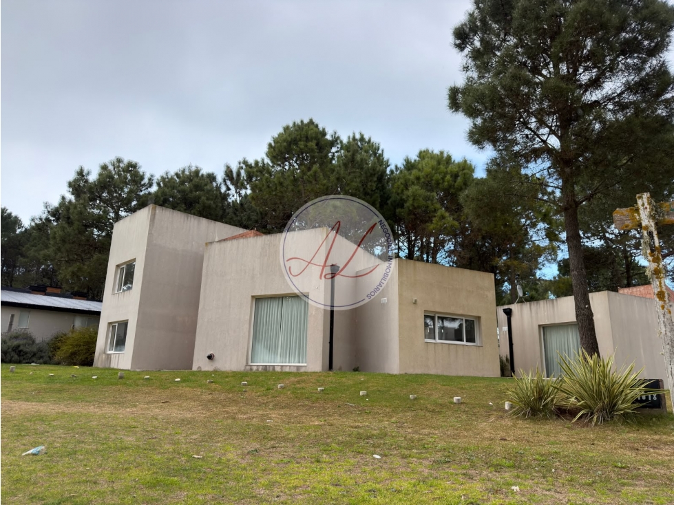 Casa de 4 dormitorios en Álamos de Pinamar, entorno natural - 3