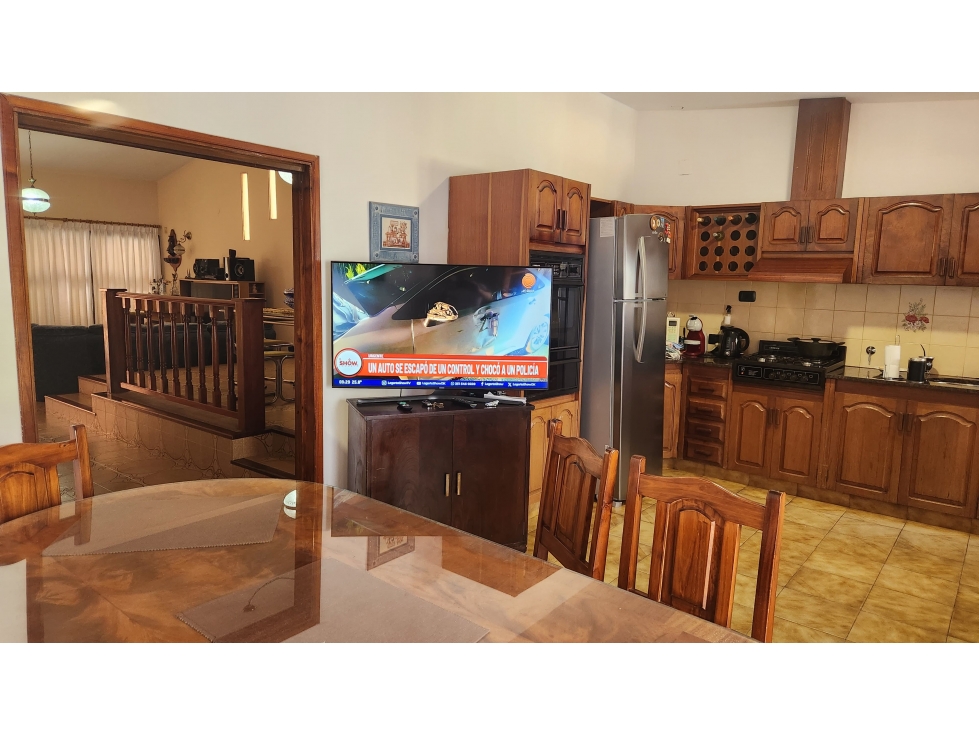 VENTA CASA AMPLIA 3 DORMITORIOS Y PILETA B° LA CUESTA CARLOS PAZ — foto 6