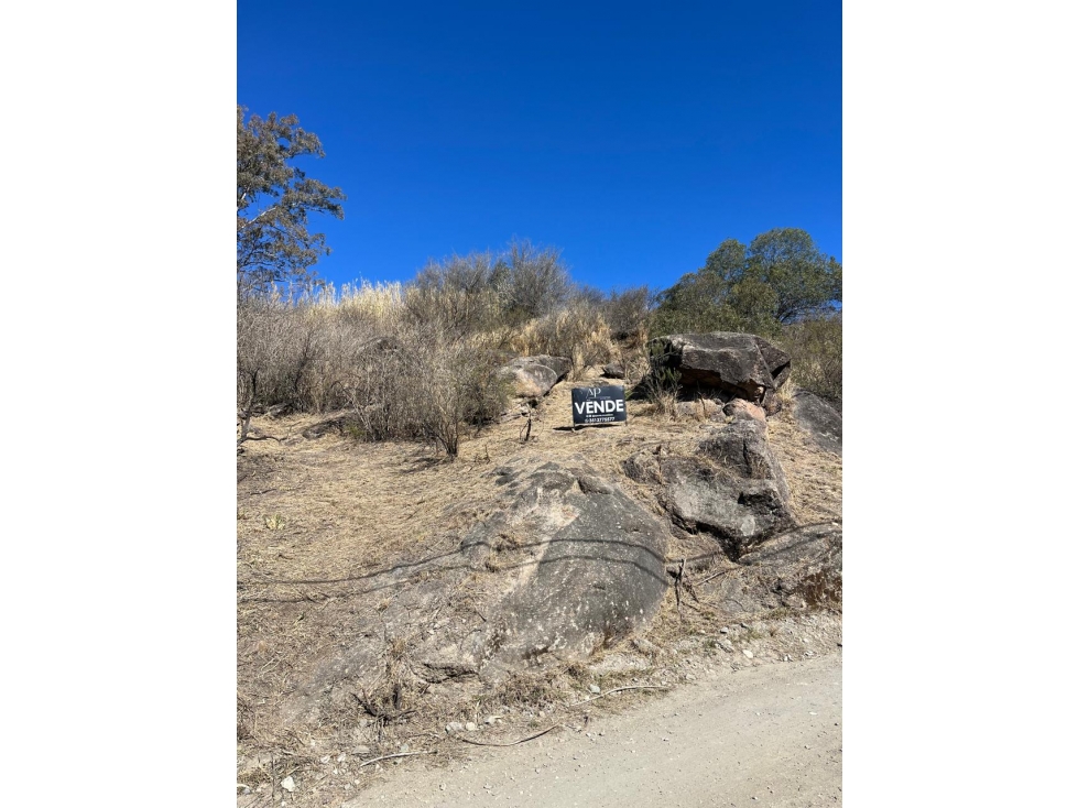 VENTA LOTE DE 1228M2 A 200 M DEL RIO VIILA DEL LAGO CARLOS PAZ - 1