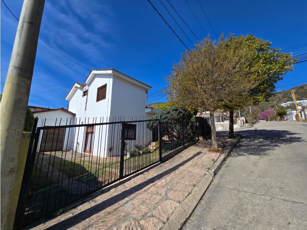 VENTA 2 CASAS INDEPENDIENTES LOTE ESQUINA JOSÉ MUÑOZ CARLOS PAZ