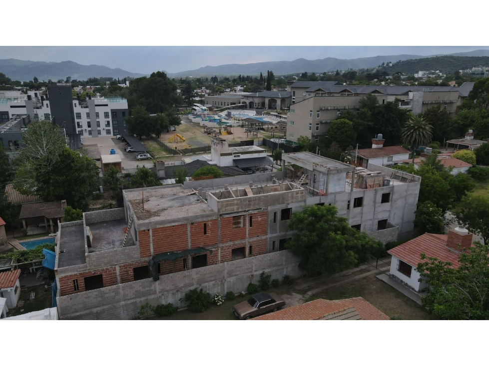 VENTA EN POZO DEPARTAMENTOS 1 DORMITORIO C/ COCHERA CARLOS PAZ — foto 3