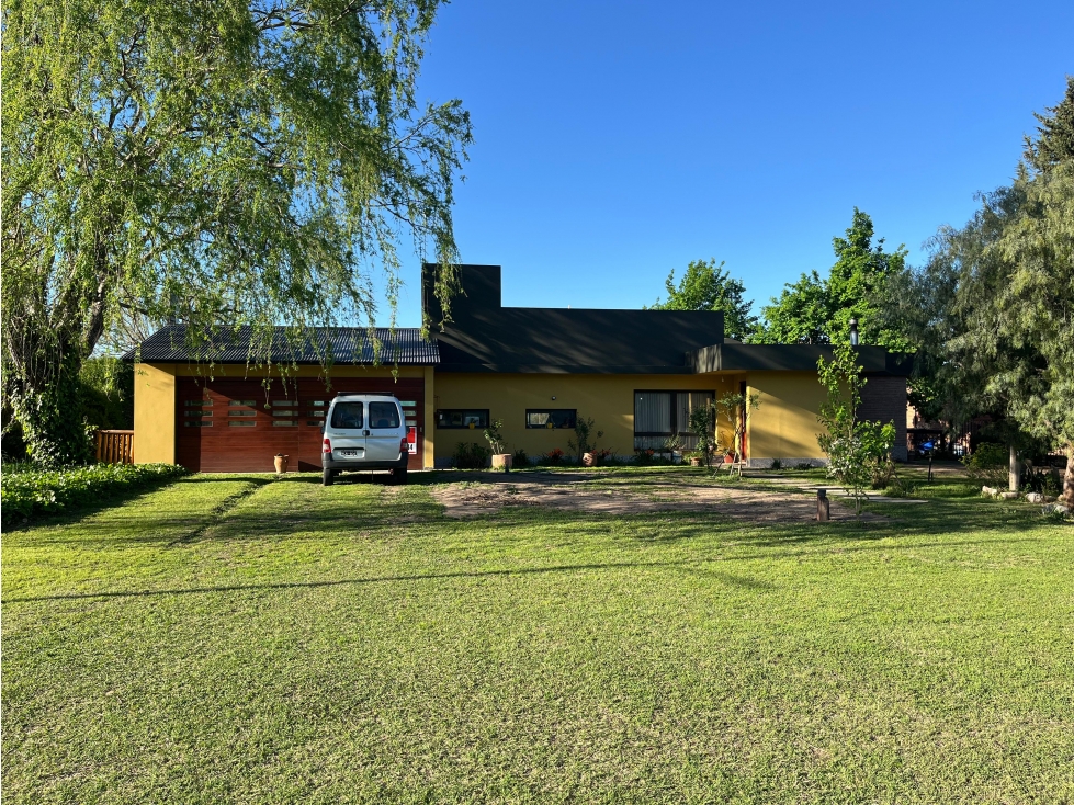 VENTA CASA 3 DORMITORIOS SOBRE LOTE DE 1.500 M² VALLE DEL GOLF - 3