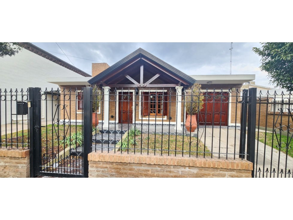 VENTA CASA + DEPARTAMENTO Y PILETA EN BARRIO LAS ROSAS CARLOS PAZ - 1