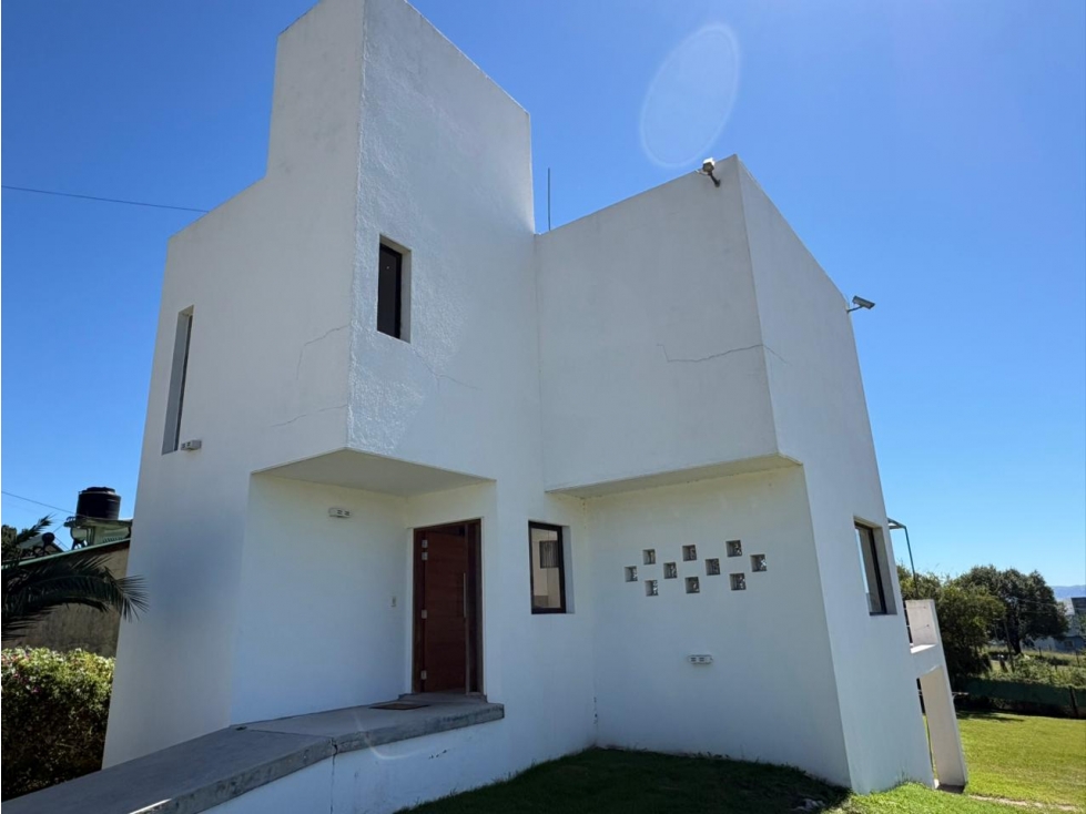 VENTA CASA 2 DORMITORIOS + GRAN PARQUE EN TANTI | VISTAS A LAS SIERRAS — foto 3