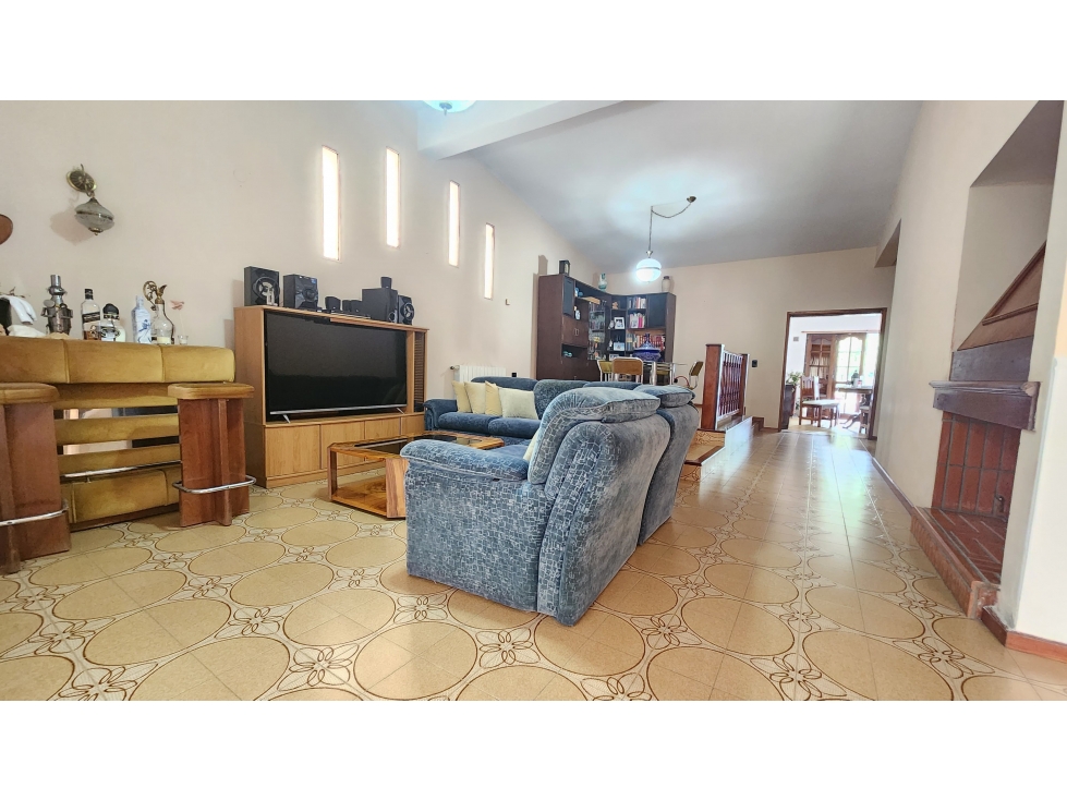 VENTA CASA AMPLIA 3 DORMITORIOS Y PILETA B° LA CUESTA CARLOS PAZ — foto 3
