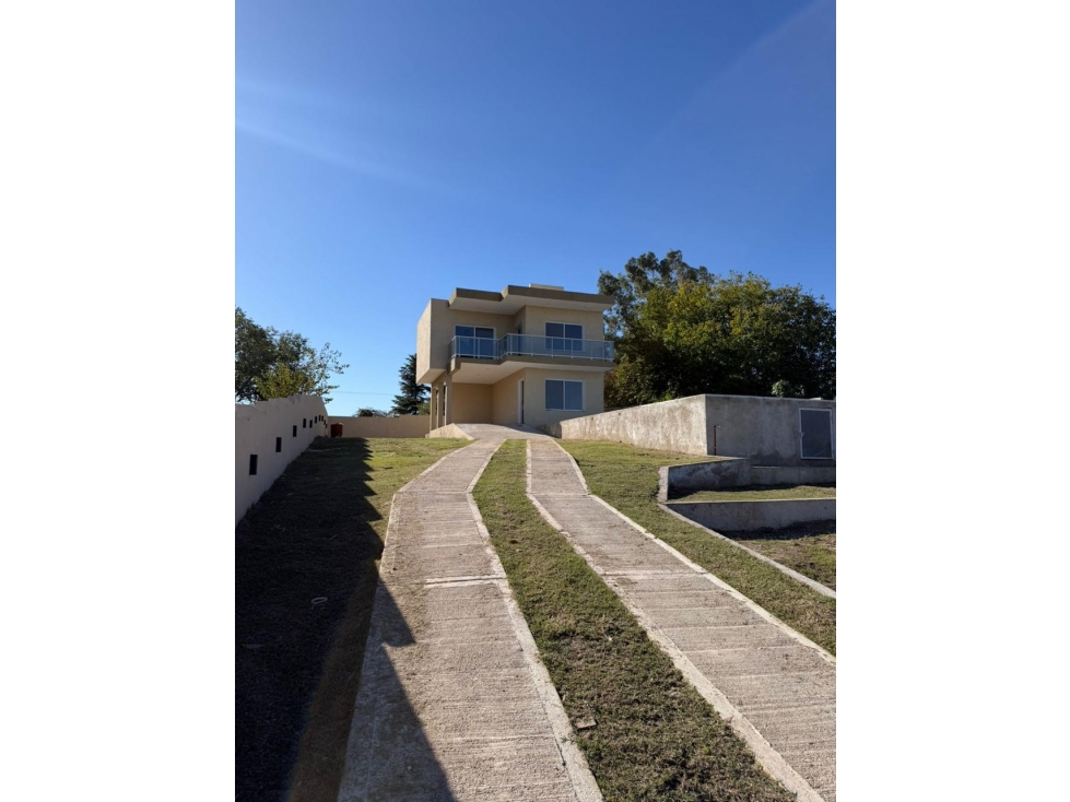 VENTA CASA A ESTRENAR 2 DORMITORIOS | A 100 METROS DE LA RUTA | TANTI - 2
