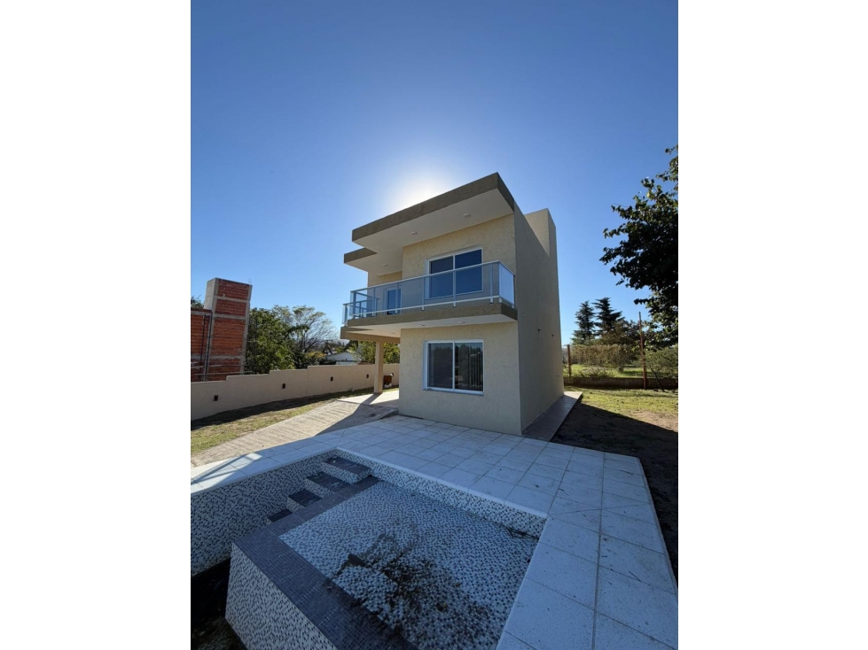 VENTA CASA A ESTRENAR 2 DORMITORIOS | A 100 METROS DE LA RUTA | TANTI - 4