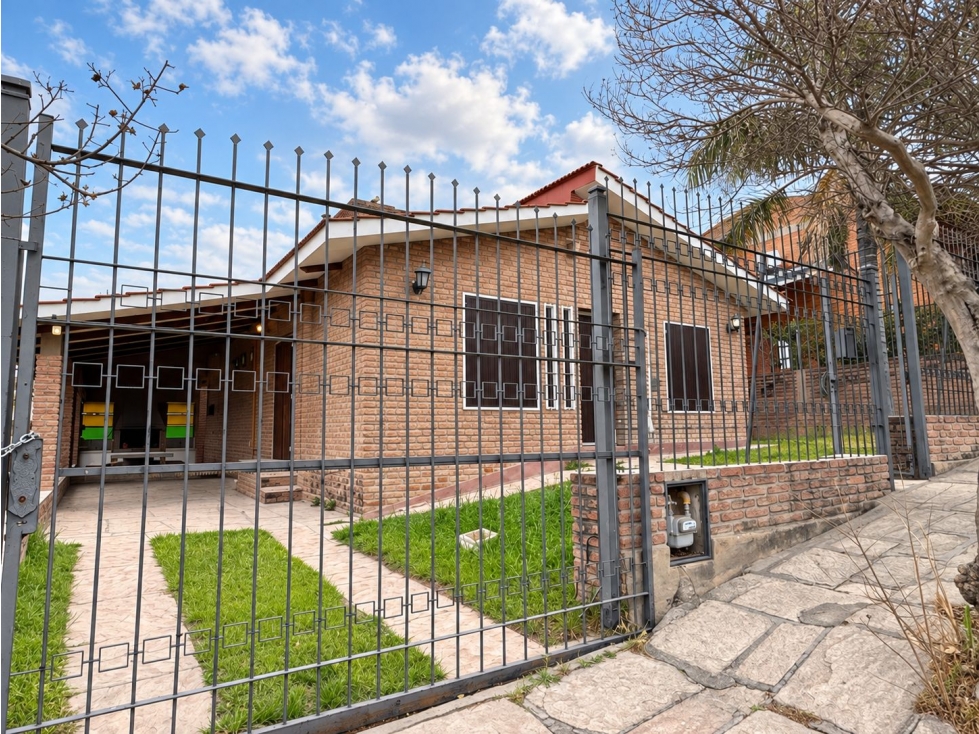 VENTA CASA 3 DORMITORIOS CON PILETA EL FANTASIO CARLOS PAZ — foto 4