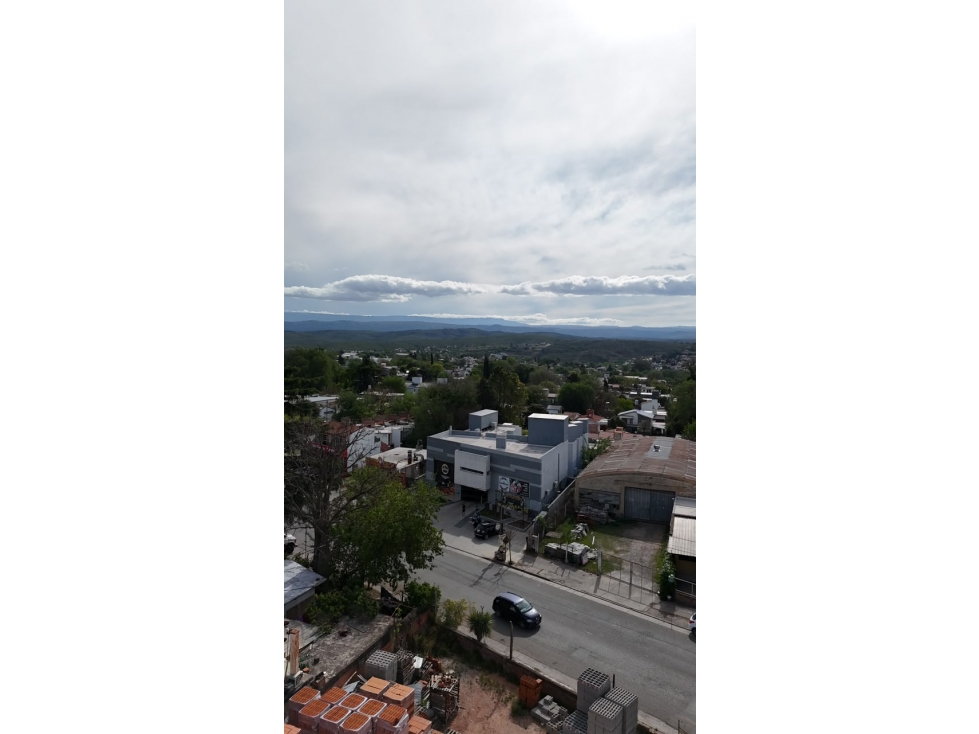 VENTA DÚPLEX 1 DORMITORIO CON PATIO Y COCHERA | VILLA CARLOS PAZ - 2