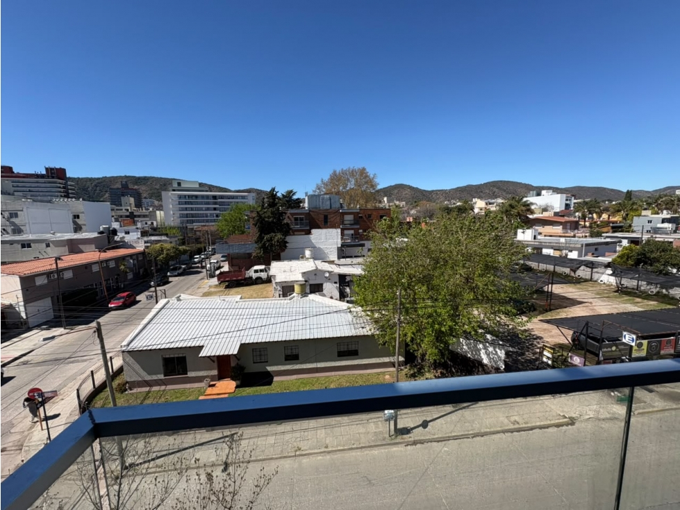 VENTA MONOAMBIENTE CON BALCÓN A ESTRENAR LAKE TOWERS CARLOS PAZ — foto 3
