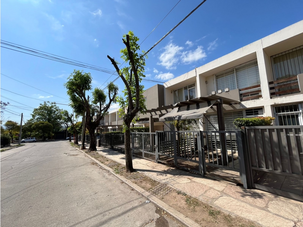 VENTA DUPLEX 2 DORMITORIOS CON PILETA VILLA CARLOS PAZ — foto 2