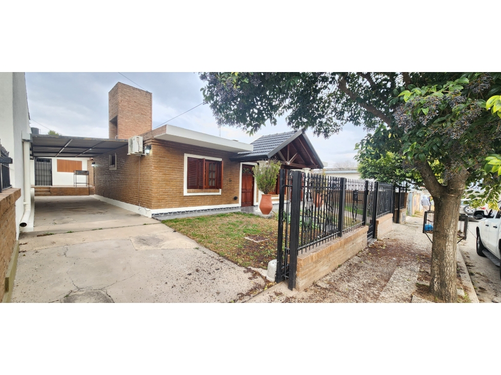 VENTA CASA + DEPARTAMENTO Y PILETA EN BARRIO LAS ROSAS CARLOS PAZ - 2