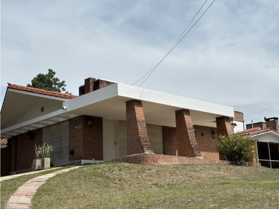 VENTA CASA APTO CREDITO 3 DORMITORIOS CON PILETA | BARRIO MIGUEL MUÑOZ