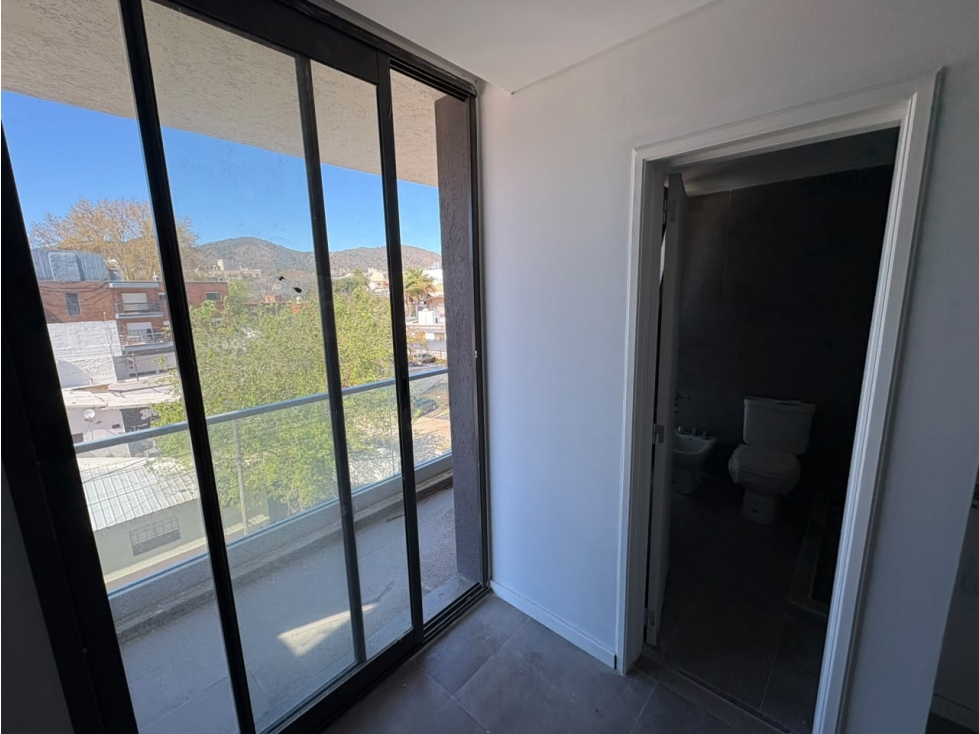 VENTA MONOAMBIENTE CON BALCÓN A ESTRENAR LAKE TOWERS CARLOS PAZ — foto 6