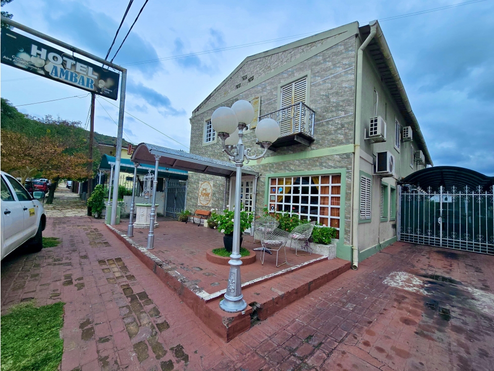 VENTA HOTEL A METROS DE AVENIDA SAN MARTIN EN VILLA CARLOS PAZ - 3