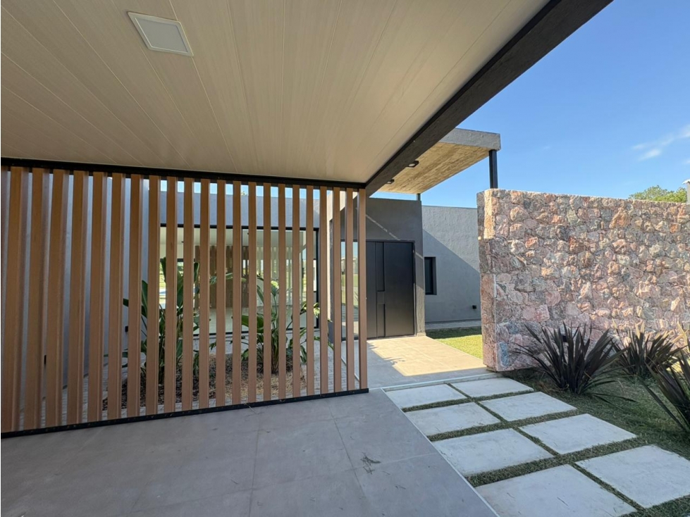 VENTA CASA MODERNA DE 300m2 CONSTRUIDOS EN VALLE DEL GOLF 1 ETAPA — foto 4