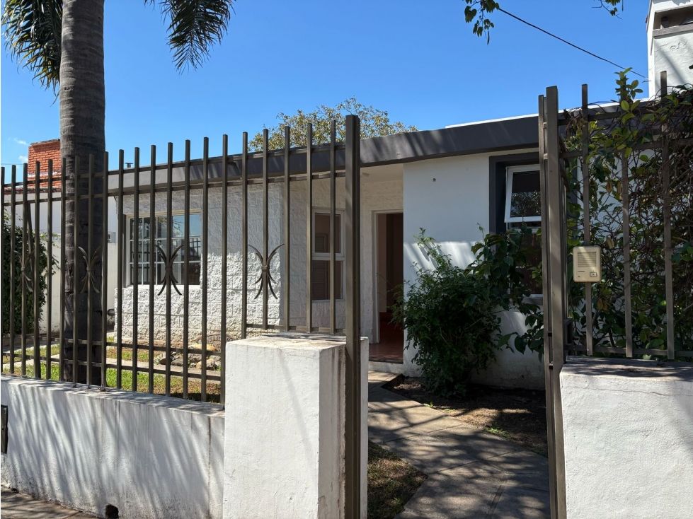 VENTA CASA APTO CRÉDITO 4 DORMITORIOS B° MIGUEL MUÑOZ CARLOS PAZ — foto 2
