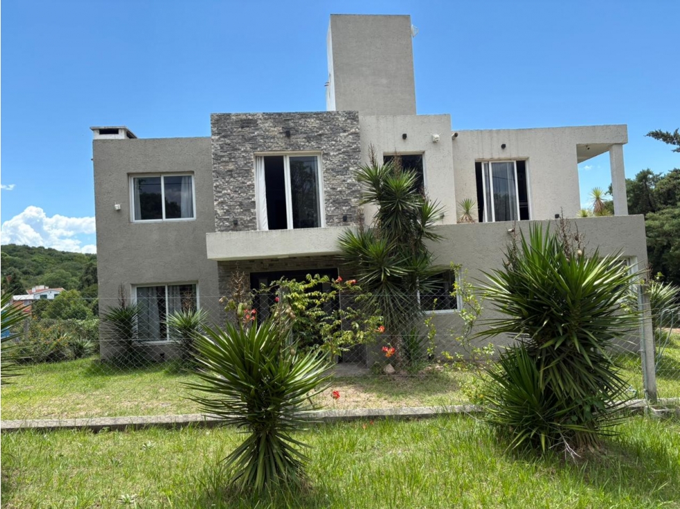 VENTA CASA B° SEMI PRIVADO LAGO AZUL CON VISTA AL LAGO CARLOS PAZ — foto 3