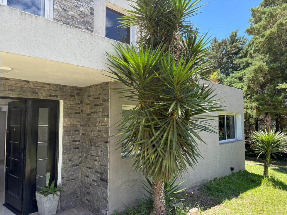 VENTA CASA B° SEMI PRIVADO LAGO AZUL CON VISTA AL LAGO CARLOS PAZ — foto 5